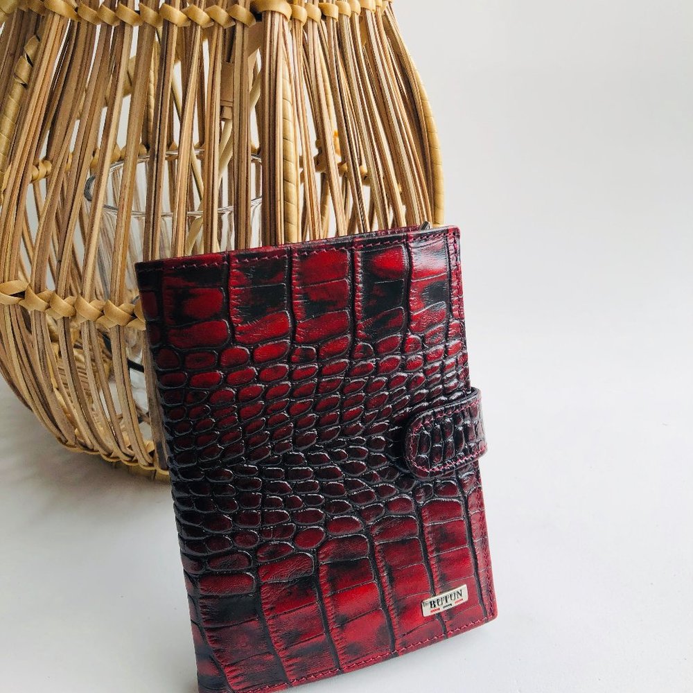 Women Wallet - Leather  Snake Pattern